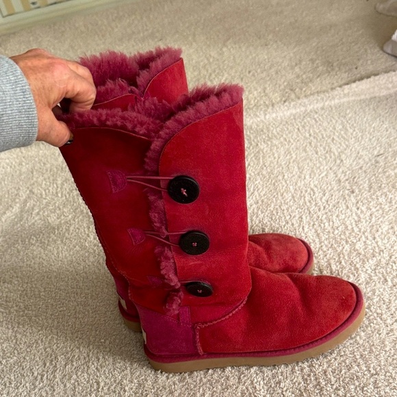 UGG Women's Burgundy Winter Boots Warm and Stylish ❣️ - Picture 3 of 15